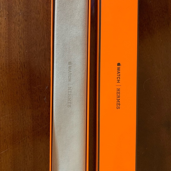NWT Hermès Calfskin Double Buckle Cuff Apple Watch Band 38-40mm Étoupe - Picture 8 of 9